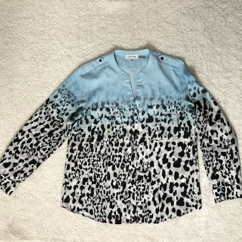 Calvin Klein Women's Unlined V-Neck Long Sleeve Shirt,  Size LGG, Blue